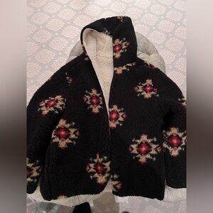Cozy Black Hooded Sherpa Jacket with Floral Pattern from hazelnut boutique